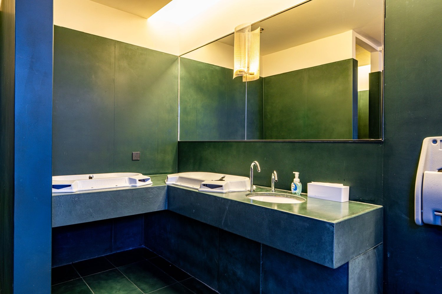 Bloomarket — JIALAN retail · green interiors concrete project (view 2)