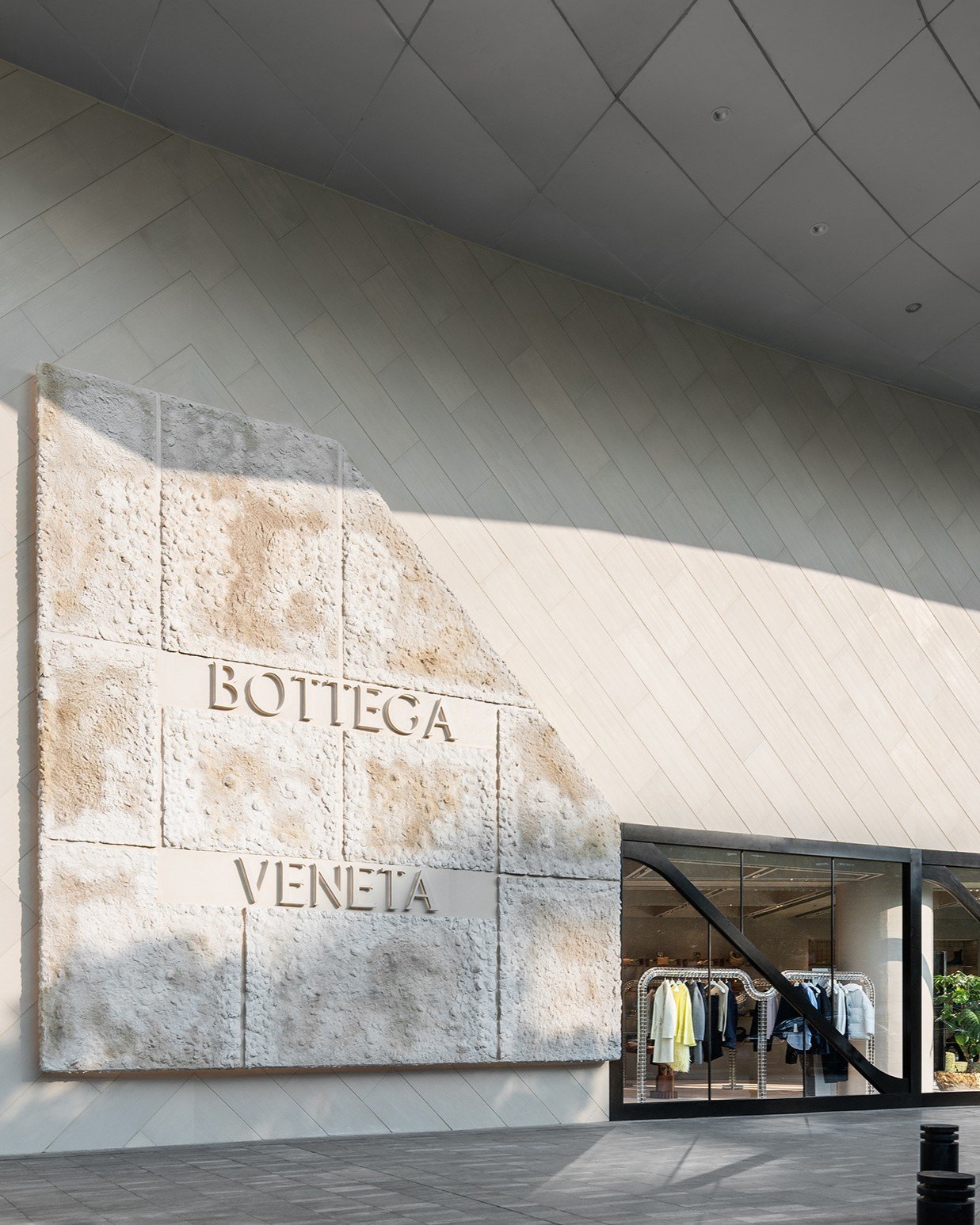 Bottega Veneta — JIALAN retail · fashion concrete project (view 4)