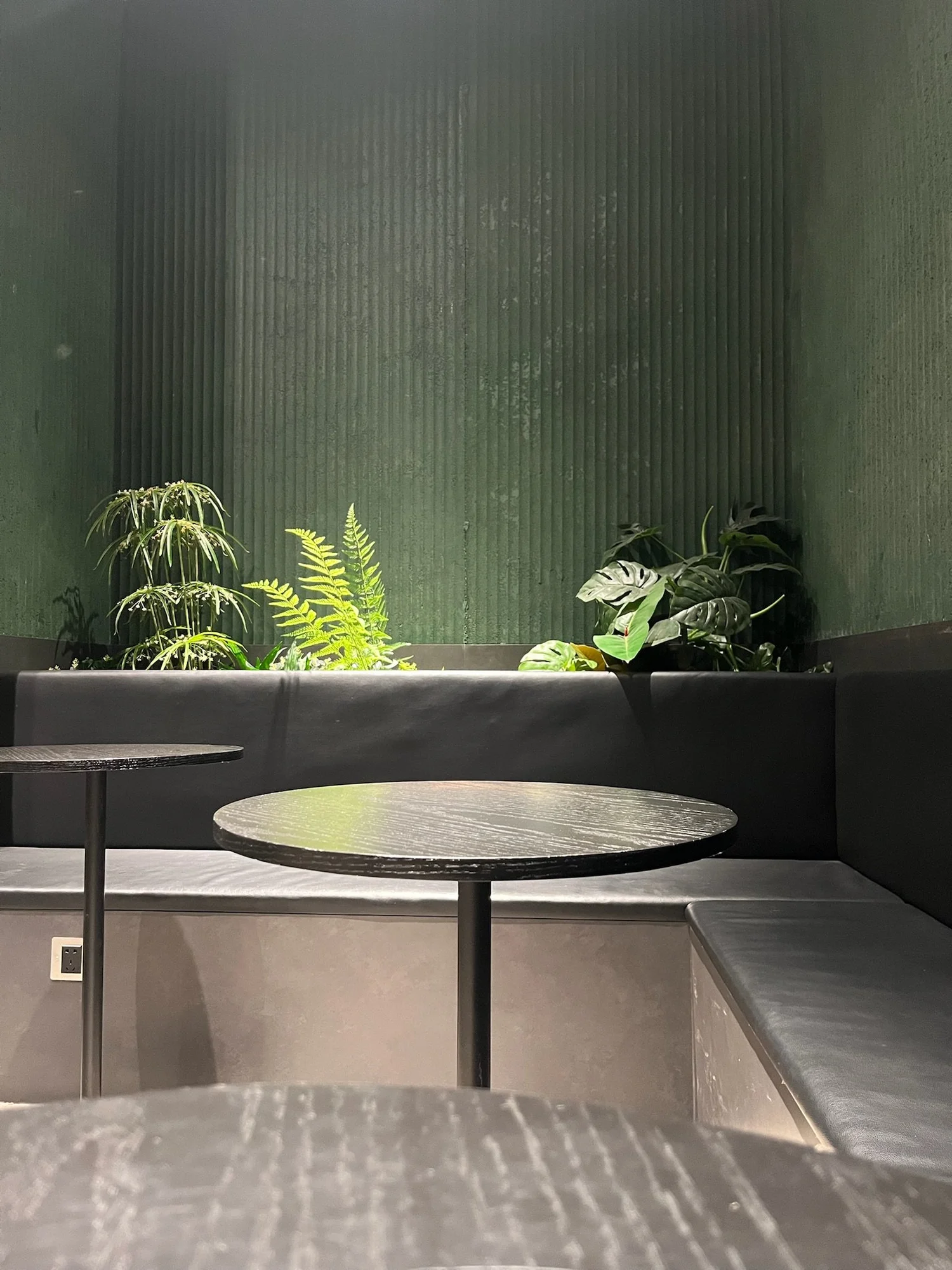 Coffee Chain Store — JIALAN project concrete project (view 2)